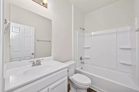 Bath - 4429 Longleaf Timbers Ct, Conroe, TX 77304 photo 3 of 3