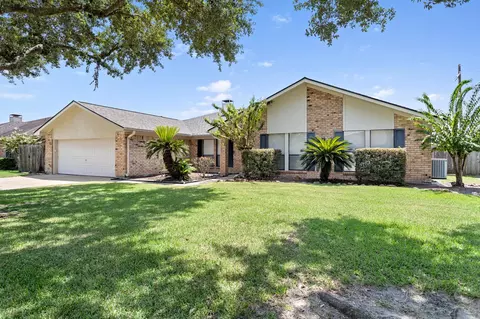 7035 Shanahan Dr, Beaumont, TX 77706