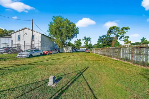 8109 W Hardy Rd, Houston, TX 77022