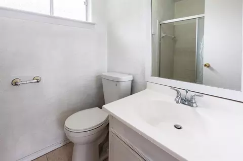 Bath - 4423 Mossygate Dr, Spring, TX 77373 photo 3 of 5