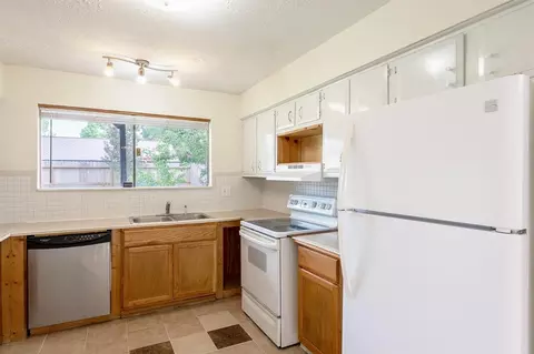 Kitchen - 4423 Mossygate Dr, Spring, TX 77373 photo 3 of 3
