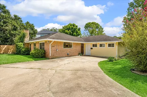 8739 Linkterrace Ln, Houston, TX 77025