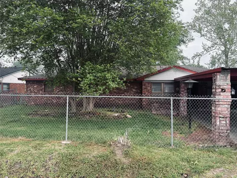 415 Zinn Dr, Crosby, TX 77532