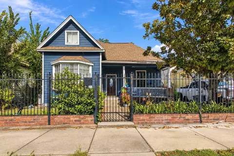 2120 Everett St, Houston, TX 77009