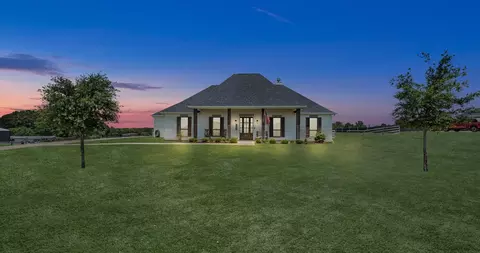 184 Randi Rd, Bellville, TX 77418