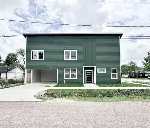 9303 Noel St, Houston, TX 77033