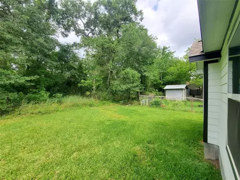 Exterior - 1306 N 9th St, Conroe, TX 77301 photo 5 of 5
