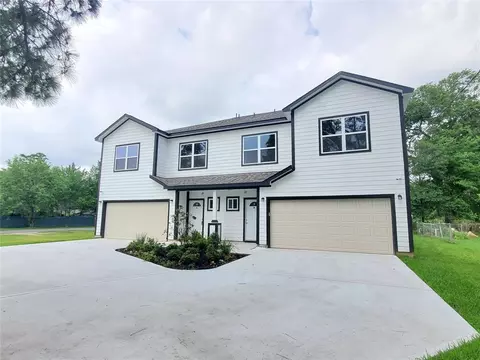 Exterior - 1306 N 9th St, Conroe, TX 77301 photo 2 of 5