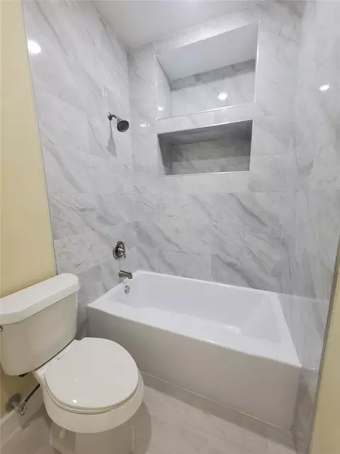 Bath - 1306 N 9th St, Conroe, TX 77301 photo 3 of 9