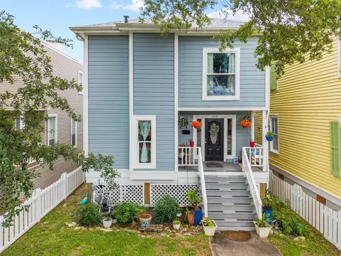 1219 Sealy St, Galveston, TX 77550