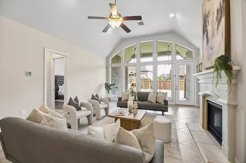 Living - 4035 Steep Woods Dr, Spring, TX 77386 photo 2 of 4