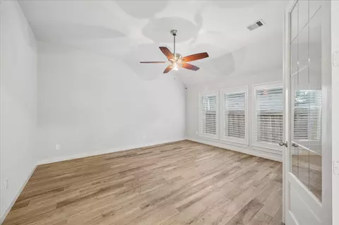 Living - 4035 Steep Woods Dr, Spring, TX 77386 photo 3 of 4