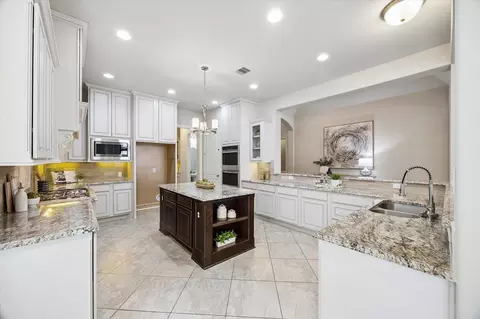 Kitchen - 4035 Steep Woods Dr, Spring, TX 77386 photo 3 of 4