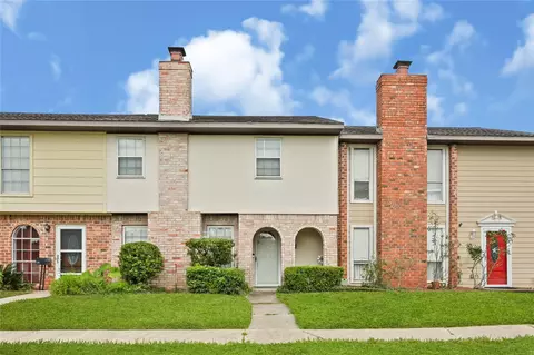 1420 Silverpines Rd #420, Houston, TX 77062