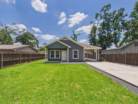 9214 Firnat St, Houston, TX 77016