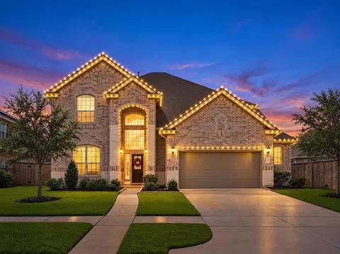 84 Carmel Dr, Manvel, TX 77578