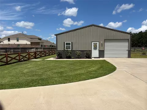 Exterior - 16645 Crosby St, Conroe, TX 77303 photo 3 of 4