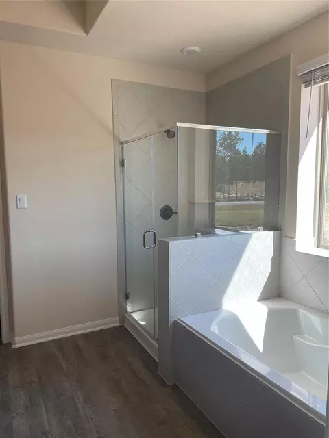 Bath - 16645 Crosby St, Conroe, TX 77303 photo 2 of 6
