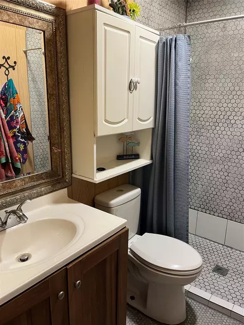 Bath - 8026 Forest Trace Blvd, Conroe, TX 77306 photo 2 of 2