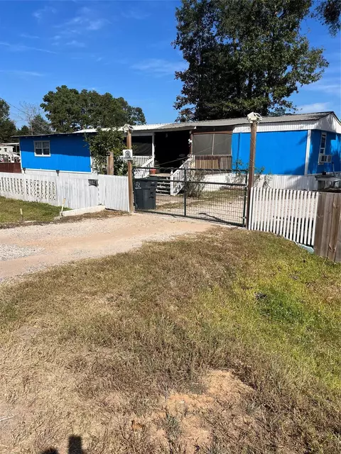 8026 Forest Trace Blvd, Conroe, TX 77306
