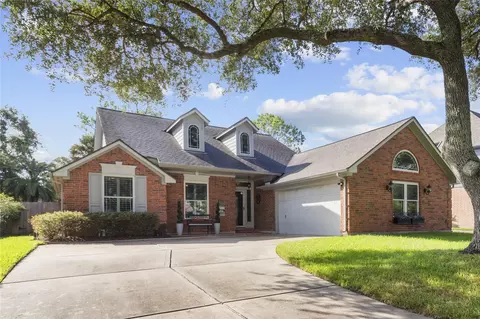 910 Knotty Elmwood Trl, Houston, TX 77062