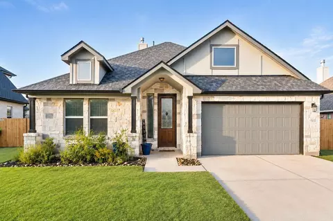 9707 Highland Pointe Dr, Needville, TX 77461