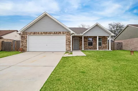 7907 Breda Dr, Baytown, TX 77521