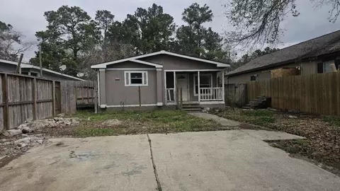 12011 Greencanyon Dr, Houston, TX 77044