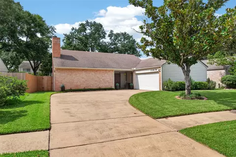 11418 Overbrook Ln, Houston, TX 77077
