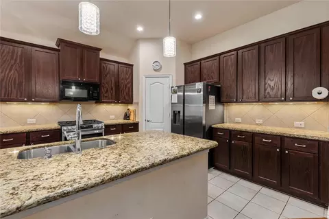 Kitchen - 68 Hallmark Dr, Conroe, TX 77304 photo 2 of 3