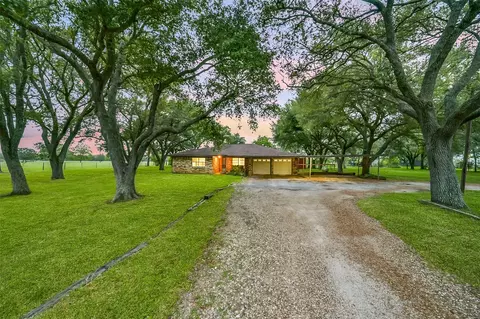 9606 Needville Fairchilds Rd, Needville, TX 77461