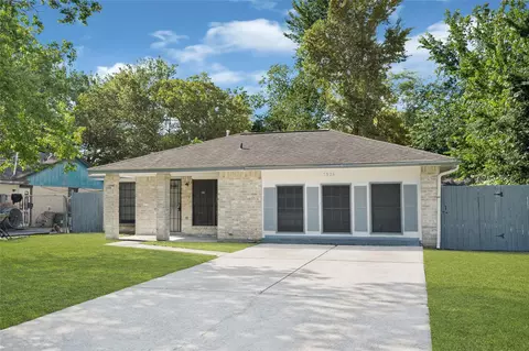 7026 Hedgewood St, Houston, TX 77016