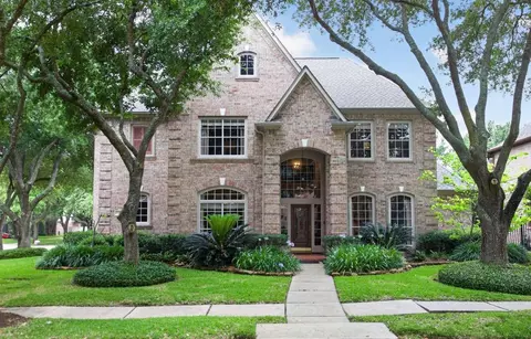 16 Pecan Gorge Ct, Sugar Land, TX 77479
