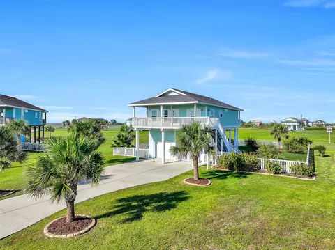 3911 Warrior Ct, Galveston, TX 77554