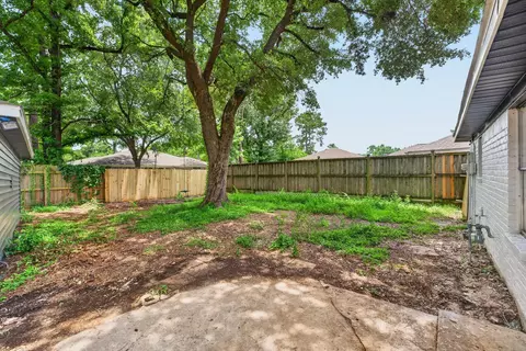 Exterior - 24106 Spring Mill Ln, Spring, TX 77373 photo 6 of 6