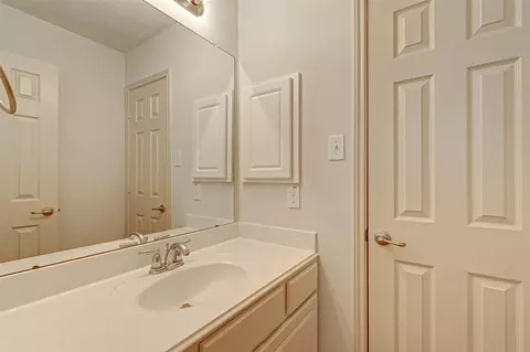 Bath - 79 W Lasting Spring Cir, Spring, TX 77389 photo 6 of 8