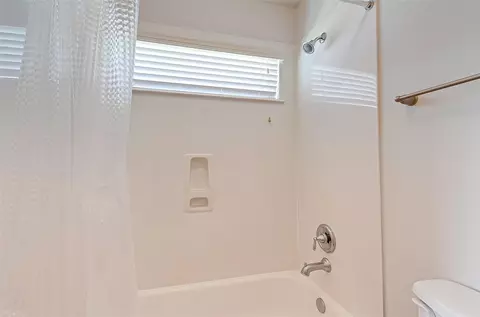 Bath - 79 W Lasting Spring Cir, Spring, TX 77389 photo 5 of 8