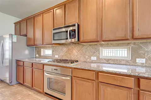 Kitchen - 79 W Lasting Spring Cir, Spring, TX 77389 photo 4 of 7