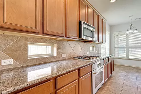 Kitchen - 79 W Lasting Spring Cir, Spring, TX 77389 photo 6 of 7