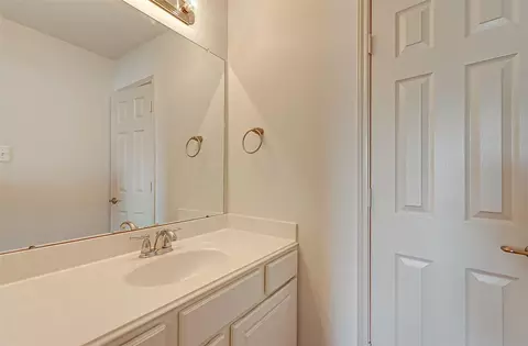 Bath - 79 W Lasting Spring Cir, Spring, TX 77389 photo 4 of 8