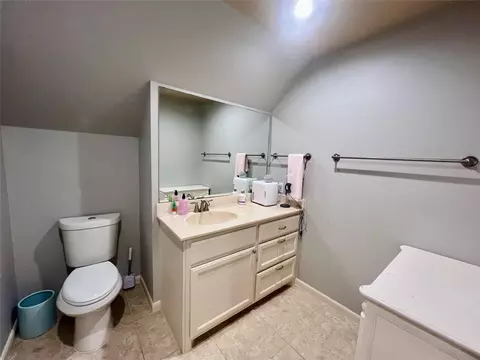 Bath - 13901 Hydra Ct, Willis, TX 77318 photo 6 of 6