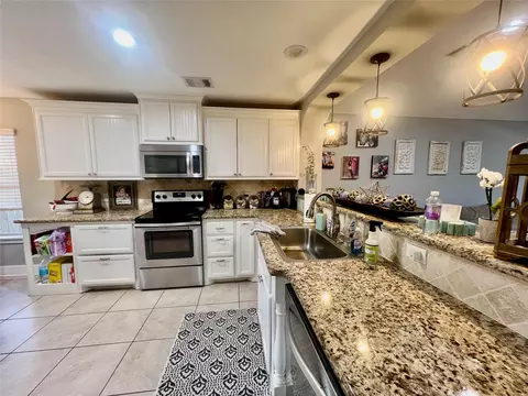 Kitchen - 13901 Hydra Ct, Willis, TX 77318 photo 1 of 2