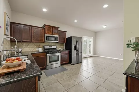 1933 Howth Ave, Houston, TX 77051