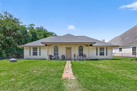 720 Ezekiel Smith St, Prairie View, TX 77484