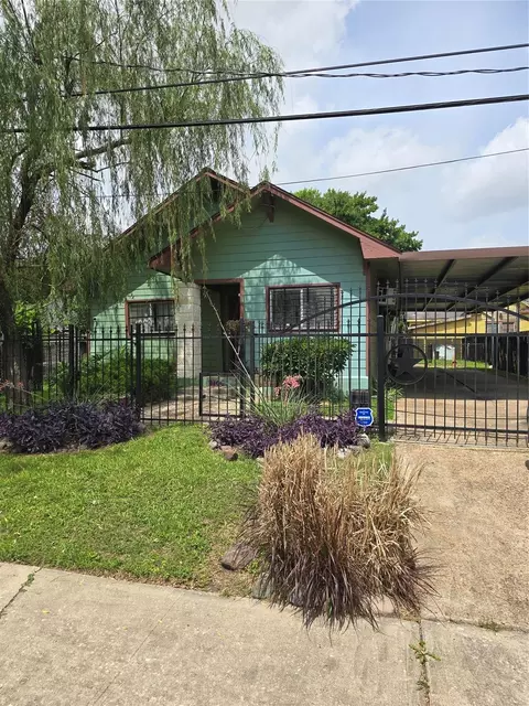 7106 Tierwester St, Houston, TX 77021