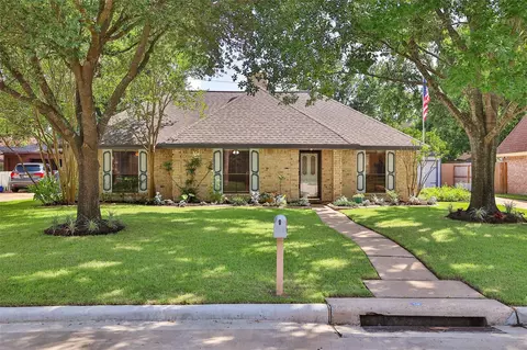 15835 Mesa Gardens Dr, Houston, TX 77095