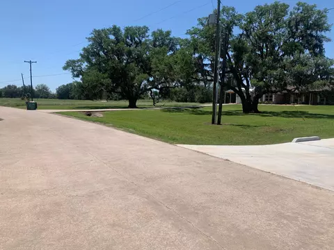 1031 Mill Rd, Angleton, TX 77515 photo 13
