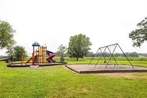 1031 Mill Rd, Angleton, TX 77515 photo 15