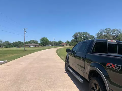1031 Mill Rd, Angleton, TX 77515 photo 7