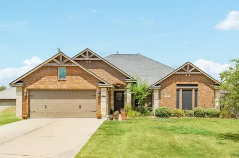 60 Dove Tree Ct, Lake Jackson, TX 77566